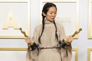 Chloé Zhao se convirtió en la segunda mujer cineasta en obtener el Oscar a la mejor dirección por Nomadland