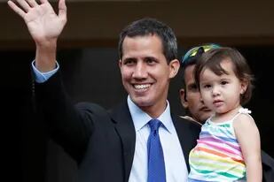 Guaidó y su hija, tras la intimidación del chavismo, anteayer, en Caracas