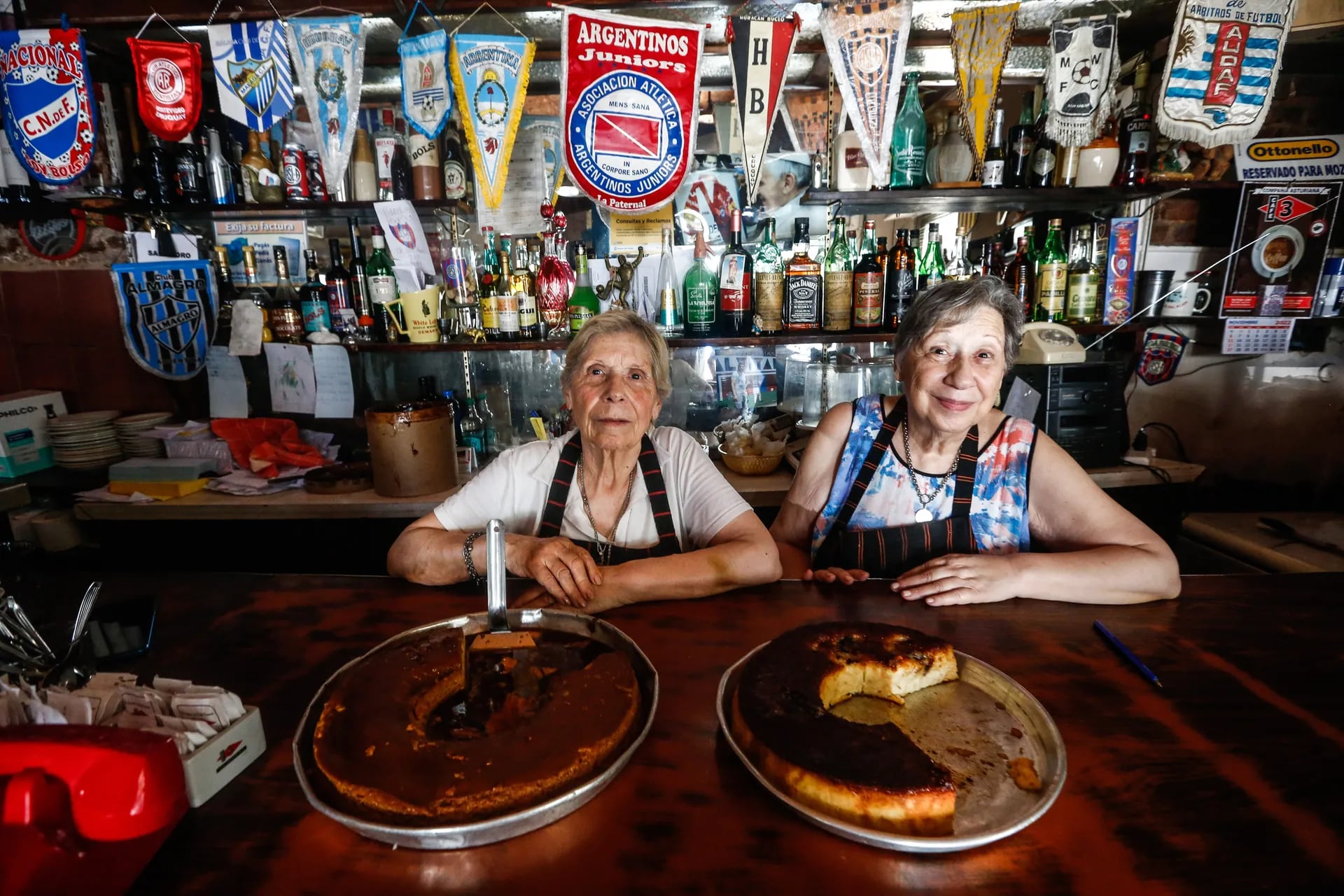 Desde 1983 un bodegón atendido por dos abuelas que hicieron virales sus  platos en las redes sociales - LA NACION