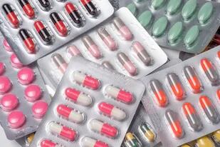 “A mayor número de fármacos, más riesgo de efectos secundarios, de interacciones y peor adherencia a los que realmente sí son necesarios”, señalan los especialistas