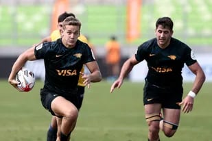 Santiago Mare se escapa al in-goal, en el partido de la Superliga Americana de Rugby que disputaron Jaguares XV y Cafeteros PRO