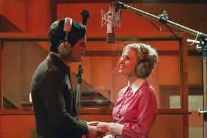 Cinco razones para ver George & Tammy, una miniserie que refleja la intensa vida de dos estrellas de la música country