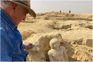 El descubrimiento lo hizo un equipo de arqueólogos liderado por el doctor Zahi Hawass