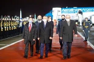 El presidente Alberto Fernández durante su último viaje al exterior, cuando arribó a Moscú.