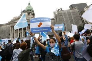 La convocatoria en Buenos Aires se realizó frente al Congreso, donde se tratará el proyecto de legalización del aborto enviado por el Ejecutivo