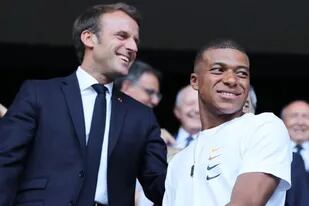 El presidente de Francia, Emmanuel Macron, fue fundamental para la renovación de Kylian Mbappé con PSG