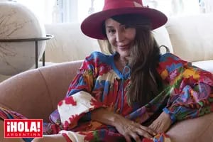 Es artista plástica y curadora argentina: Ximena Caminos posa en su hogar de Miami