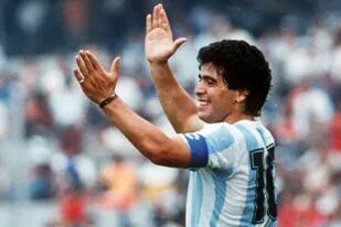 Una curisoa anécdota ocurrió en la previa del Mundial 2002, cuando el expresidente de la AFA Julio Grondona pidió que no se use la número 10 en honor a Diego Maradona