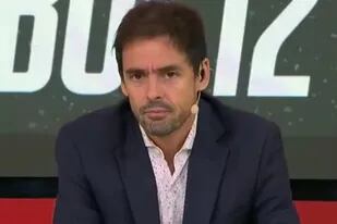 Mariano Closs puso el ojo en el foul realizado por Milton Leyendeker a Exequiel Zeballos en el partido entre Boca y Deportivo Agropecuario