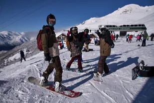 En el Cerro Catedral, solo pueden esquiar los residentes en Bariloche