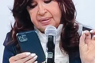 Cristina Kirchner y su iPhone