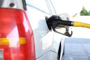 Los estadounidenses enfrentan una crisis en la que buscan reducir el consumo de gasolina debido a los altos costos