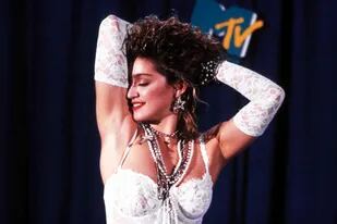 Madonna en los MTV Video Music Awards, de 1984; cantó “Like a Virgin” y alcanzó definitivamente la cima