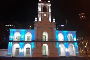 El Cabildo iluminado con los colores patrios para celebrar un nuevo 25 de Mayo