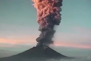 El volcán Popocatépetl, conocido popularmente como "Don Goyo", es uno de los más peligrosos del mundo.