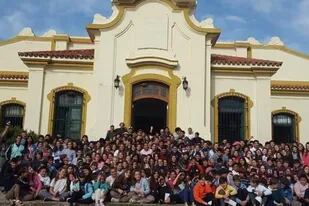 Otros tiempos. Hoy, los alumnos del Colegio Agropecuario Salesiano Del Valle, en 25 de Mayo, solicitan volver a las clases presenciales