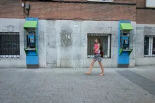 En España funcionan cerca de 15.000 teléfonos públicos