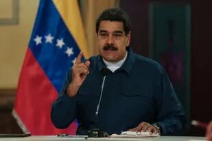 El presidente de Venezuela aseguró que los jóvenes limpian inodoros en el extranjero