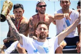 Lionel Messi en los festejos en la Argentina tras ganar el Mundial