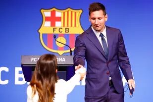 Los mejores memes por la reacción de Antonela con Messi en conferencia de prensa
