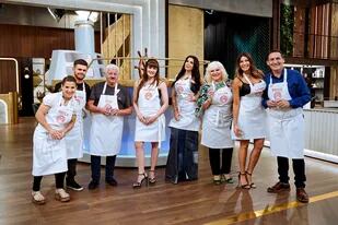Los ocho participantes que cocinaron en el primer día de Masterchef Celebrity 3