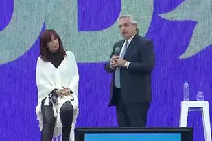 Alberto Fernández encabezó el plenario del Frente de Todos de la provincia de Buenos Aires, en La Plata, y fue interrumpido por Cristina Kirchner