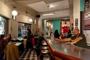 El bar ubicado en Chacarita es el único establecimiento gastronómico argentino recomendado en la lista