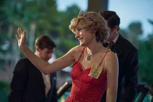 Emma Corrin como Lady Diana en la cuarta temporada de The Crown