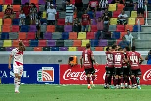 El festejo de los jugadores de Central Córdoba tras el gol de Nahuel Banegas, el 1-0 ante Unión en Santiago del Estero