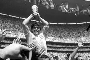Diego Maradona en el Mundial de México en 1986, cuando marcó a una generación de personas con su juego, un sentimiento que todavía no estaba mediado por la observación crítica ni la glorificación cultural