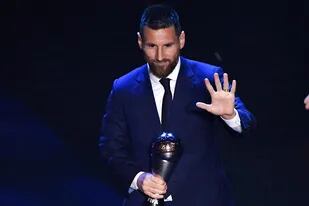Lionel Messi, con el trofeo The Best