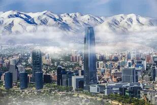 La capital de Chile, Santiago, es una ciudad cosmopolita muy visitada por
los argentinos
