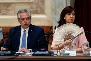El presidente Alberto Fernández y la vicepresidenta Cristina Kirchner, en la Asamblea Legislativa
