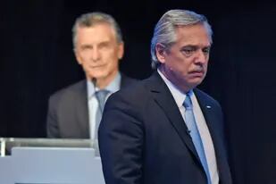 Mauricio Macri y Alberto Fernández durante el debate