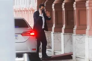 Eduardo "Wado" de Pedro entrando a Casa de Gobierno