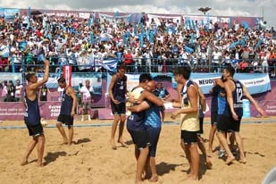 Festejo del equipo argentino de Beach Handball