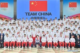 El gobierno de la  República Popular China premió a los atletas que ganaron una medalla dorada en los Juegos Olímpicos de Tokio 2020