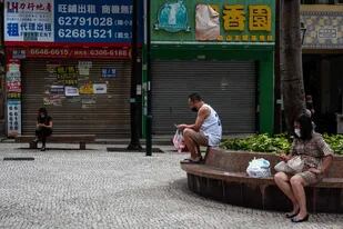 Tiendas cerradas en Macao (Archivo)