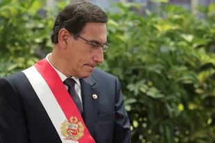 El Congreso peruano destituyó al presidente Martín Vizcarra por "incapacidad moral"
