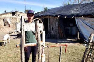 Rodrigo Farías. Con 16 años armó un sistema de bombeo para conseguir agua dulce para regar sus cultivos