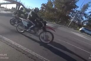 Los delincuentes que robaron al motociclista en Panamericana