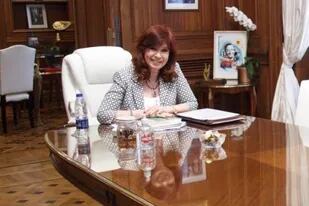 Cristina Kirchner, el viernes, en el Senado; su despliegue pone en creciente tensión al oficialismo