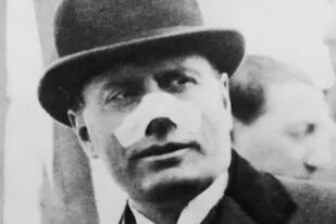La bala que disparó Violet Gibson raspó la nariz del dictador italiano Benito Mussolini en abril de 1926