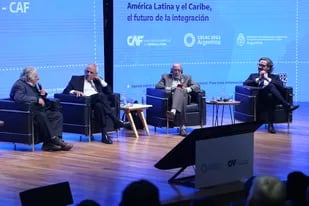 Mujica, Samper, Jules y Cafiero en el CCK, durante el seminario de la Celac