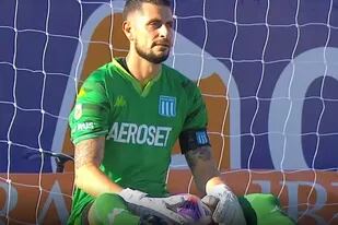 La frustración de Arias tras el segundo gol, un tiro libre de Salomón Rodríguez