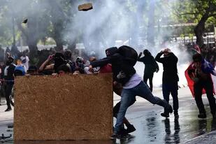 En Santiago, nueva jornada de disturbios en las calles