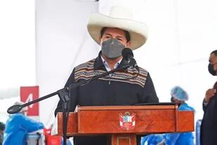 El presidente de Perú, Pedro Castillo, investigado por una acusación de plagio