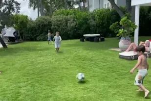 Mateo y Thiago Messi jugaron al "loco" con su papá