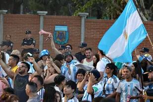 Los hinchas argentinos están expectantes para ver si pueden conseguir una entrada para ver a la selección argentina en los amistosos de marzo