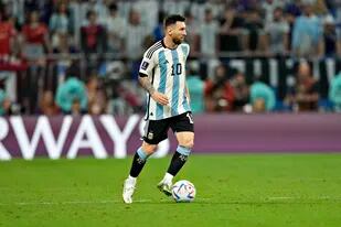 Lionel Messi será titular y el capitán argentino en el partido ante Países Bajos, por los cuartos de final